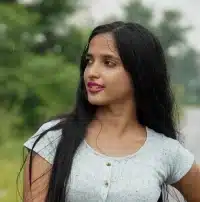 photo 1630001603446 585f8a8d5527